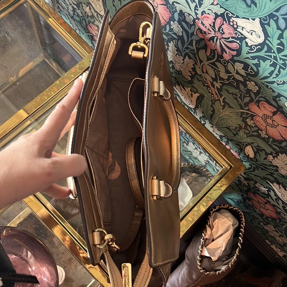 Michael Kors Gold Leather Selma Bag - Picture 2 of 9